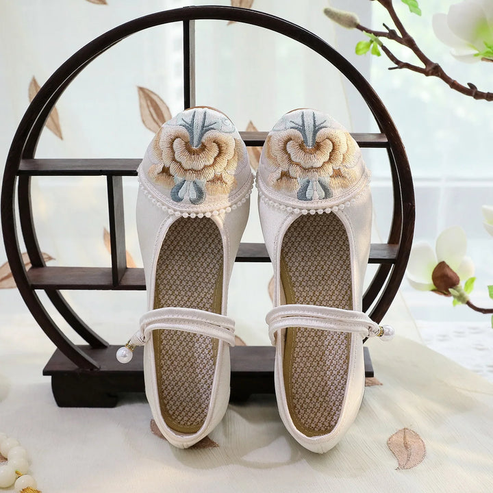 Judith | Embroidered Mary Jane Heels
