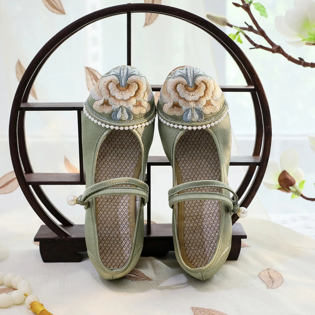 Judith | Embroidered Mary Jane Heels